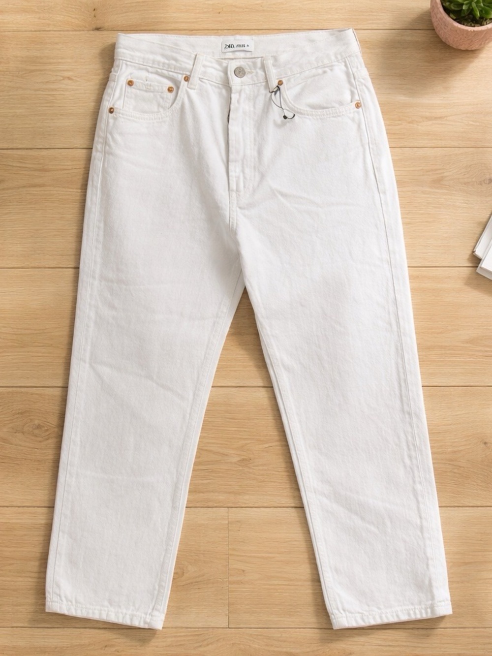 Zara White Straight Fit Jeans  Womens size 8   White denim